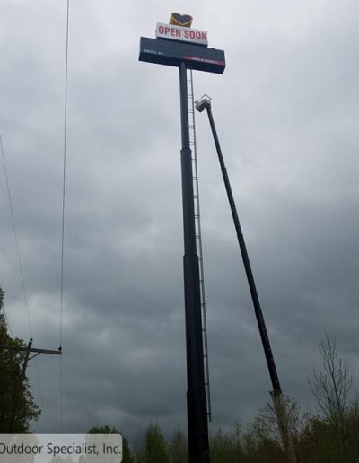 New 200' Love's Travel Center Sign Outdoor Specialist, Inc