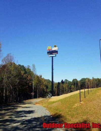 Multi-vendor retail digital signage for Love's by OSI